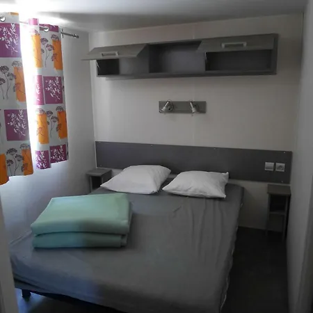 Campsite Vivacamp Le Mas De Champel 4*